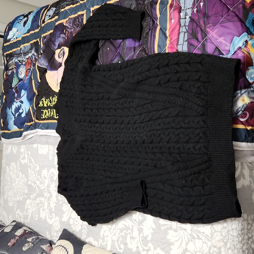 Womens Black Med Sweater